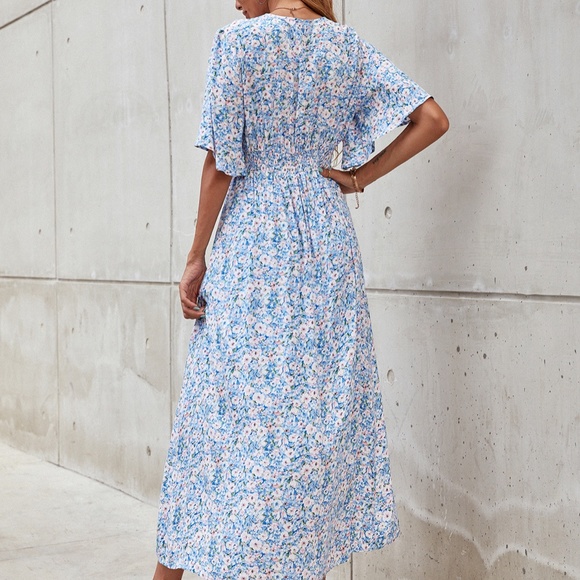 Bohemian Blue Butterfly Sleeve V neck Floral Dress - Picture 9 of 10